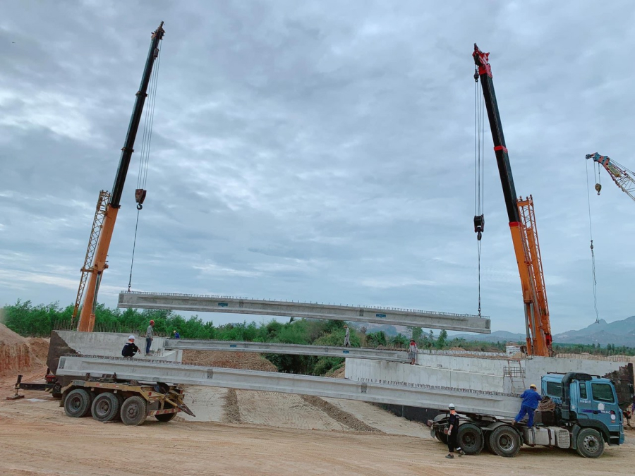 Vận chuyển và lao lắp